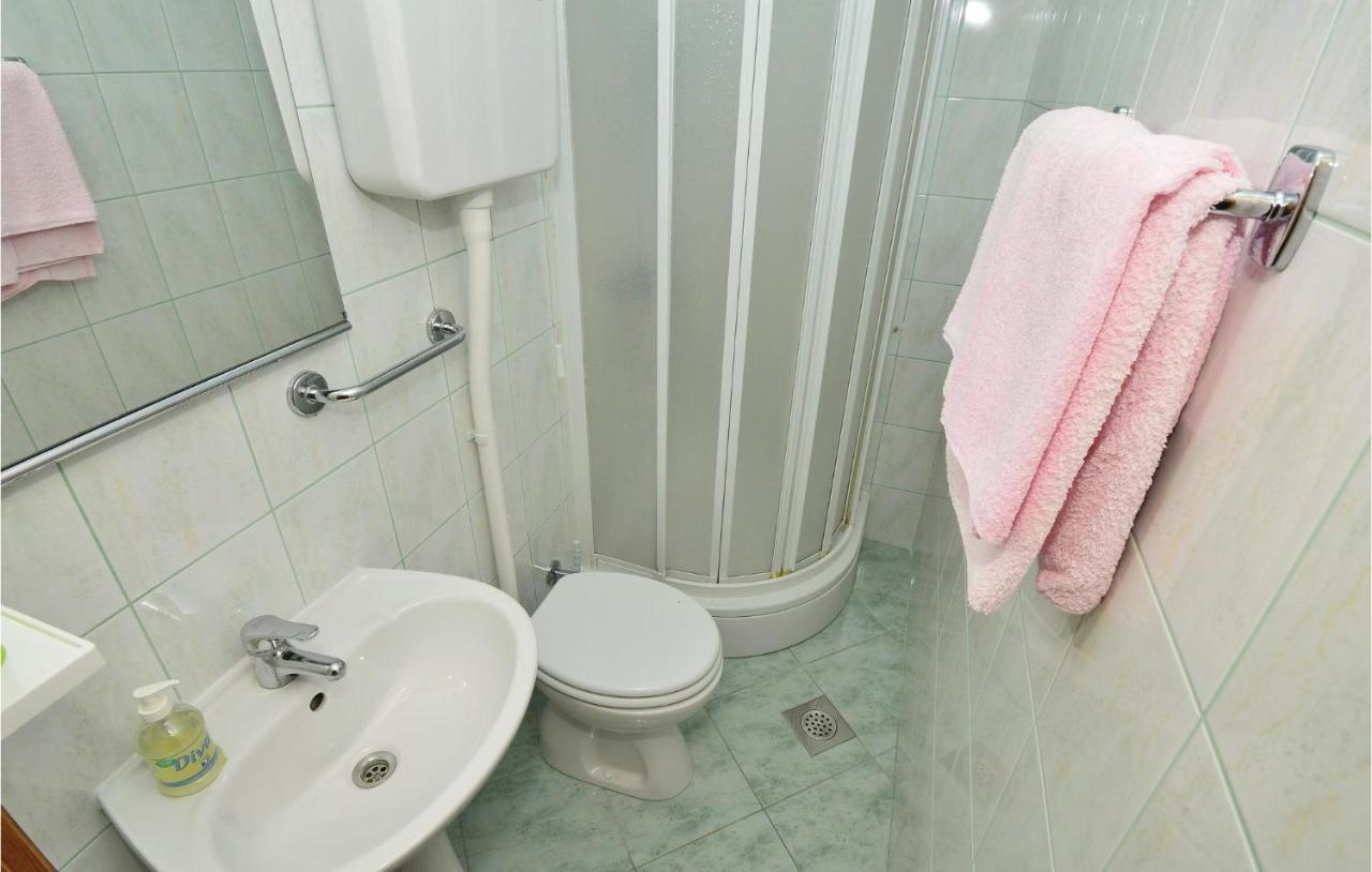 Apartment Amazing In With 2 Bedrooms And Wifi